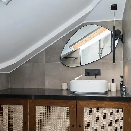 Апартаменти Stylish Maisonette By The Sea Garden - Modern Comfort In The Heart Of By Flat Mаnager *