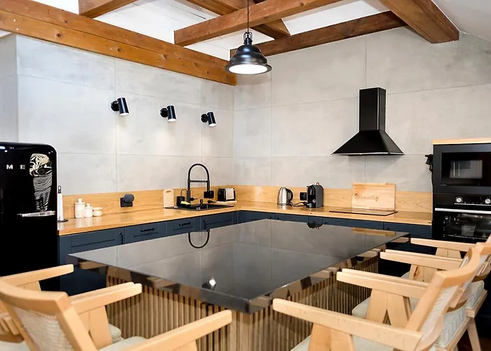 Stylish Maisonette By The Sea Garden - Modern Comfort In The Heart Of By Flat Mаnager Daire *